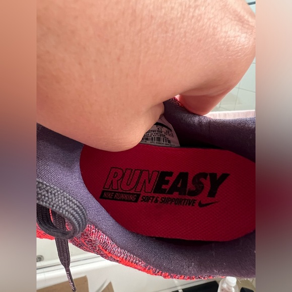 Nike running shoes - Picture 4 of 5